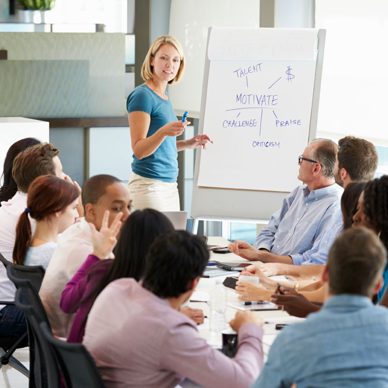 02-e-training-services-landing-remax-once24-soluciones-digitales